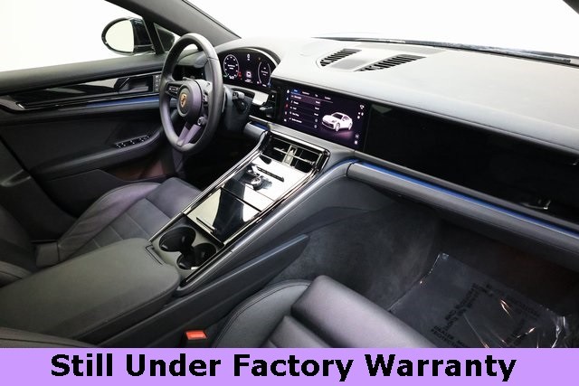 Porsche Panamera Thumbnail Image 110