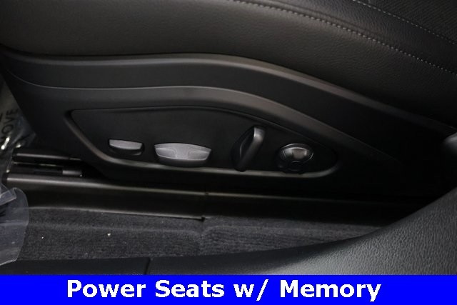 Porsche Panamera Thumbnail Image 126