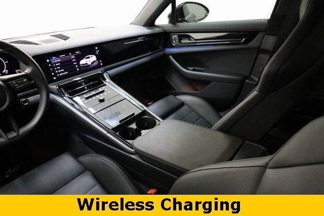 Porsche Panamera Thumbnail Image 132
