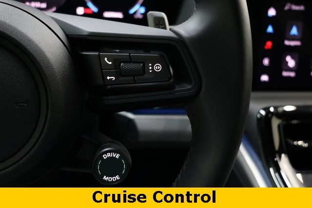 Porsche Panamera Thumbnail Image 136