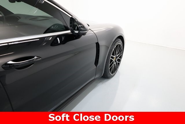 Porsche Panamera Thumbnail Image 140