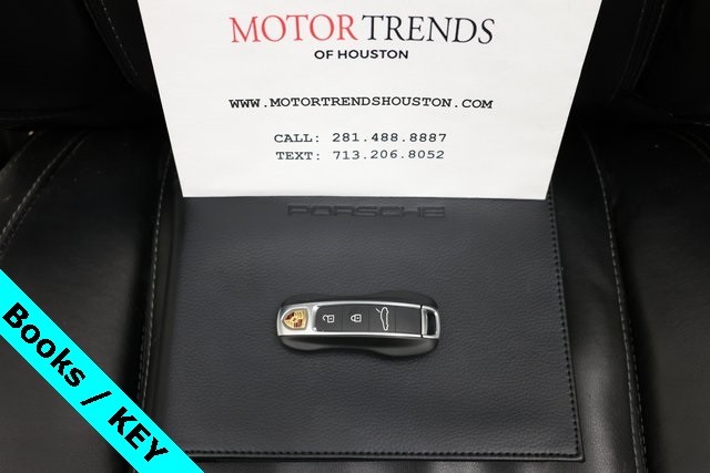 Porsche Panamera Thumbnail Image 144
