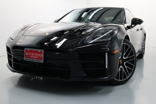 Porsche Panamera Thumbnail Image 146