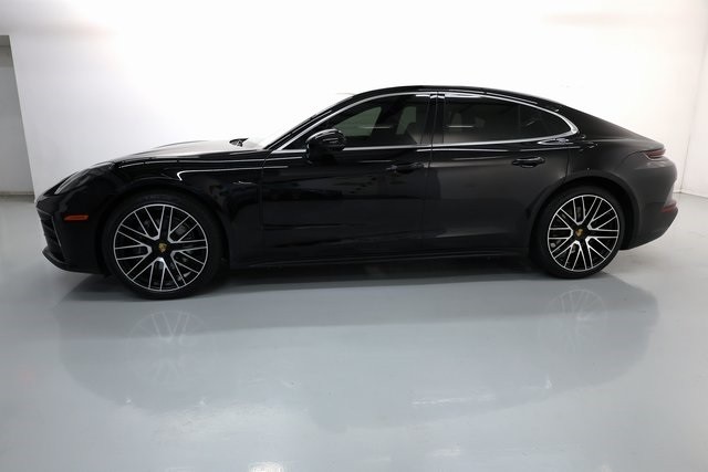 Porsche Panamera Thumbnail Image 156