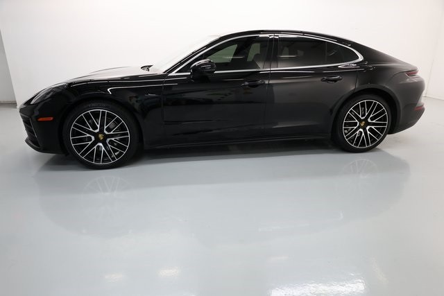 Porsche Panamera Thumbnail Image 157