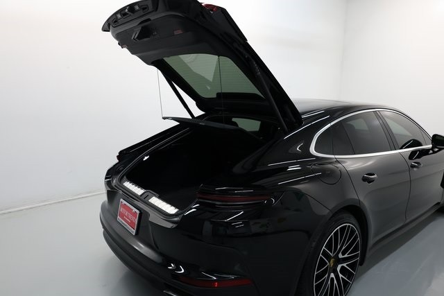 Porsche Panamera Thumbnail Image 163