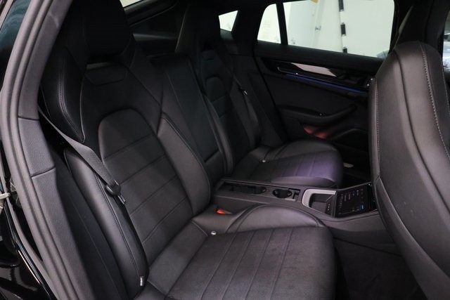 Porsche Panamera Thumbnail Image 172