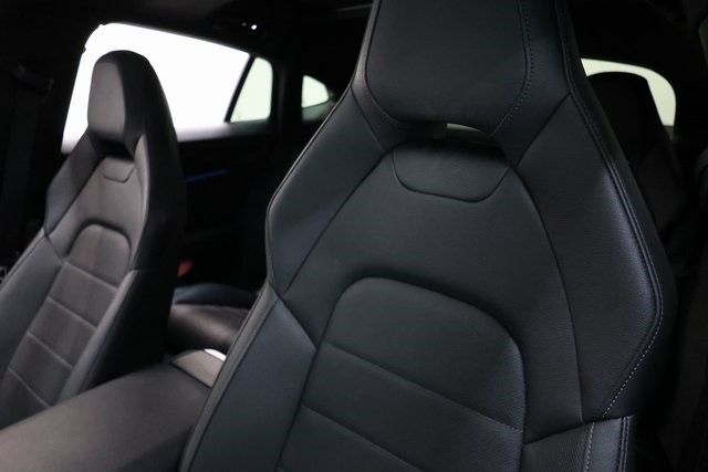 Porsche Panamera Thumbnail Image 175