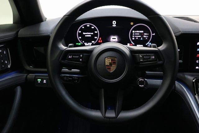 Porsche Panamera Thumbnail Image 180