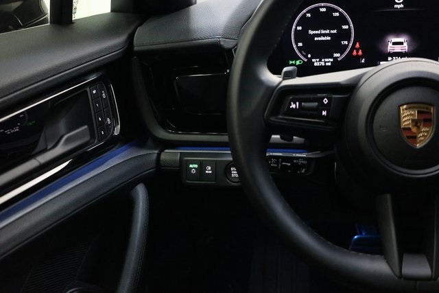 Porsche Panamera Thumbnail Image 181