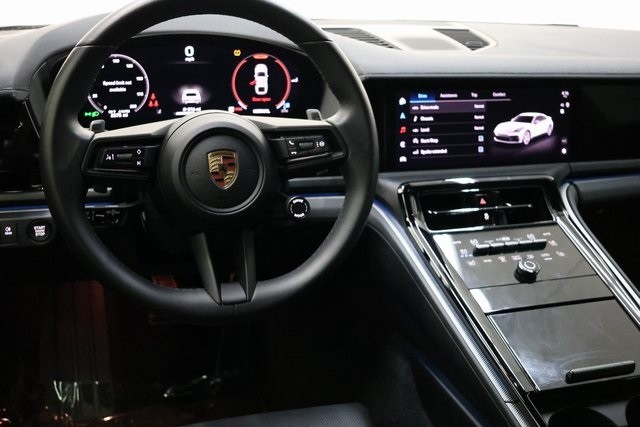 Porsche Panamera Thumbnail Image 182