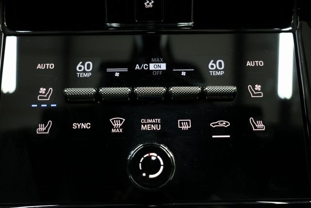 Porsche Panamera Thumbnail Image 185