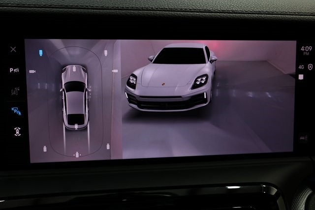 Porsche Panamera Thumbnail Image 192