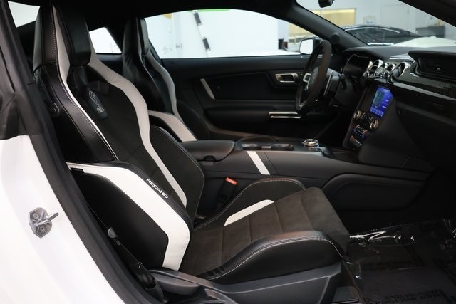 Ford Mustang Thumbnail Image 179