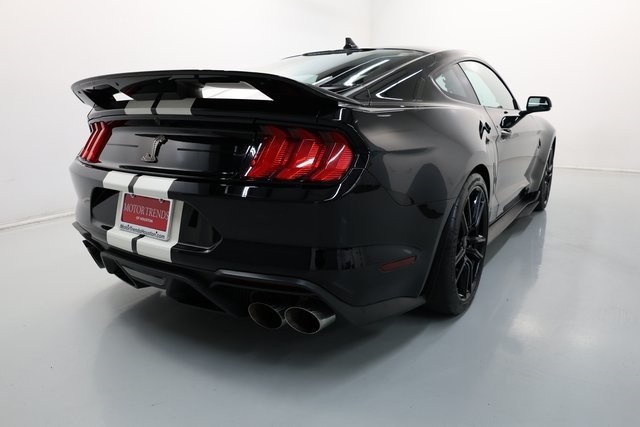 Ford Mustang Thumbnail Image 180