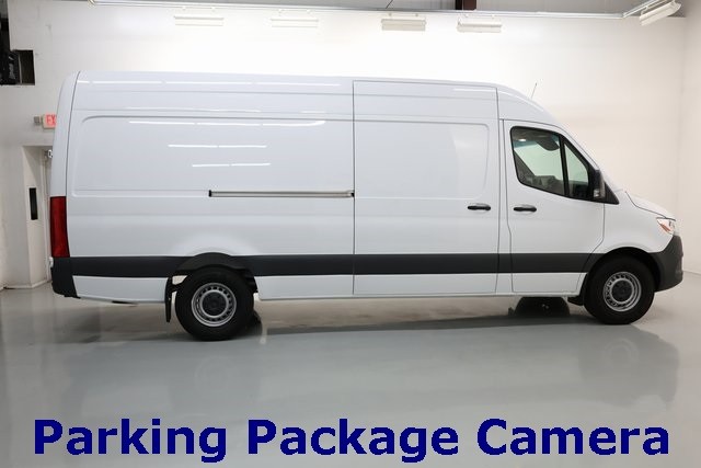 Mercedes-Benz Sprinter 2500 Thumbnail Image 117