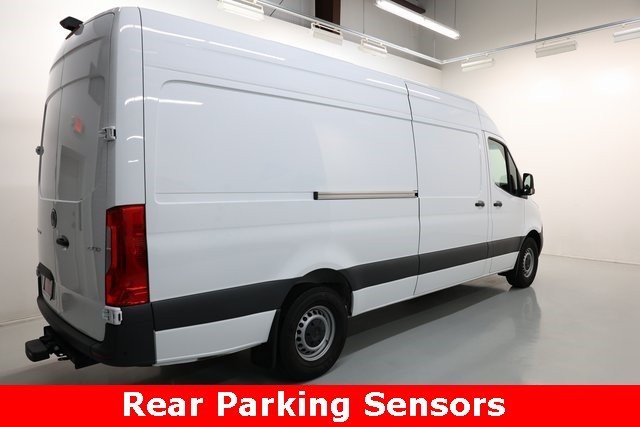 Mercedes-Benz Sprinter 2500 Thumbnail Image 134