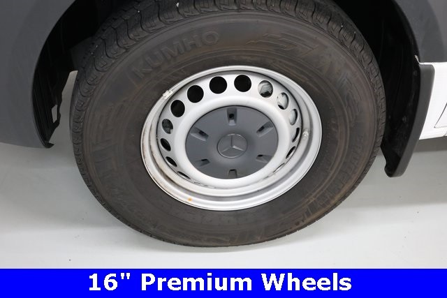 Mercedes-Benz Sprinter 2500 Thumbnail Image 142