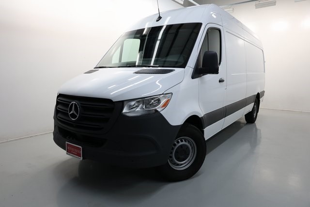 Mercedes-Benz Sprinter 2500 Thumbnail Image 150