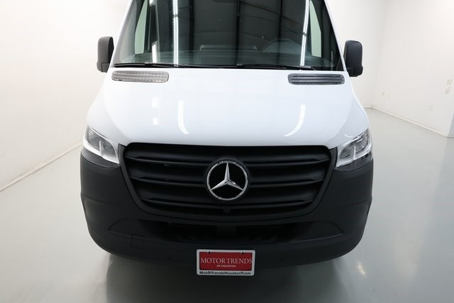 Mercedes-Benz Sprinter 2500 Thumbnail Image 154