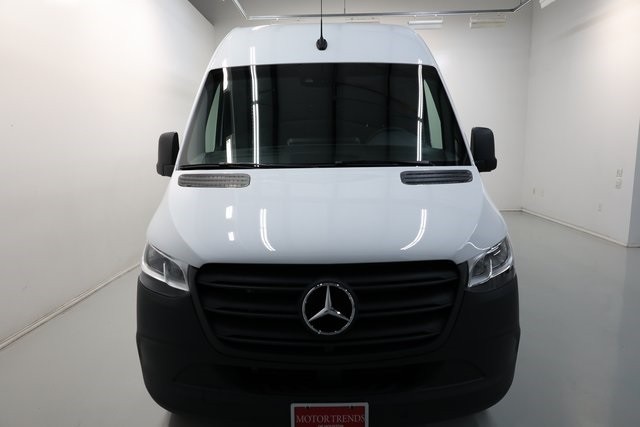 Mercedes-Benz Sprinter 2500 Thumbnail Image 156