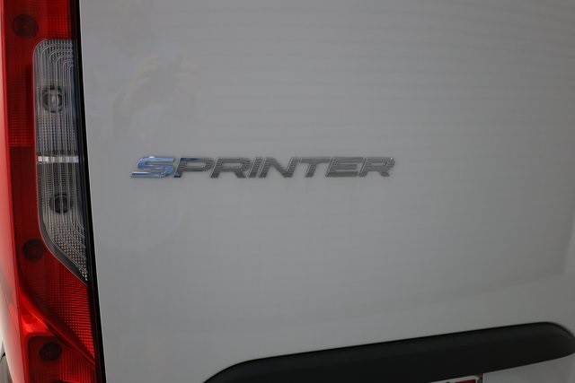 Mercedes-Benz Sprinter 2500 Thumbnail Image 163