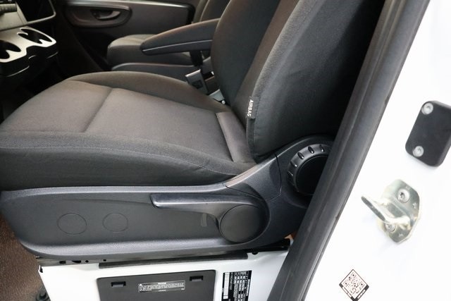 Mercedes-Benz Sprinter 2500 Thumbnail Image 180