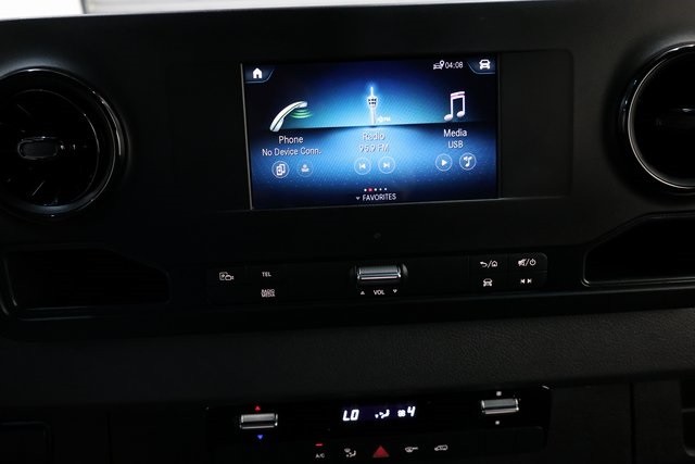 Mercedes-Benz Sprinter 2500 Thumbnail Image 199