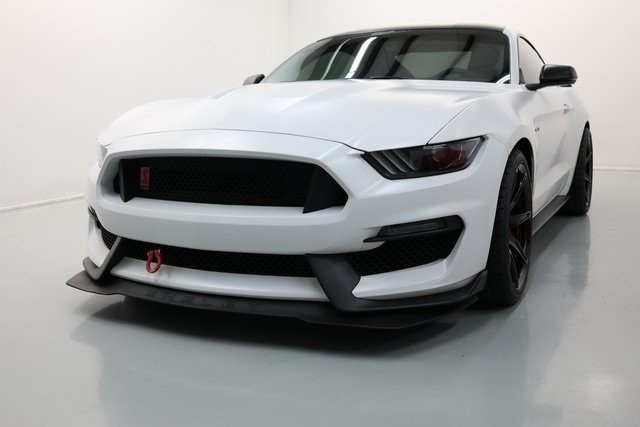 Ford Mustang Thumbnail Image 170