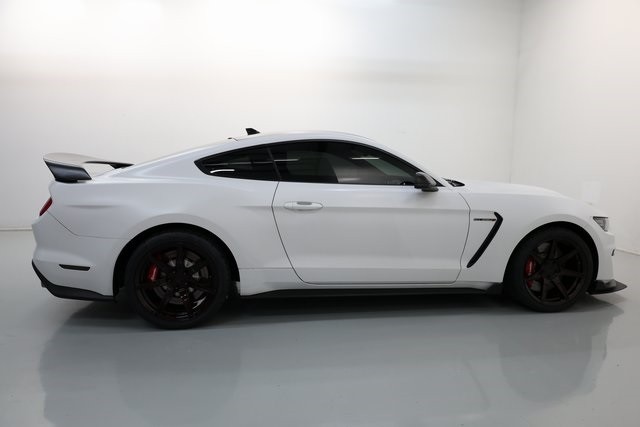 Ford Mustang Thumbnail Image 180