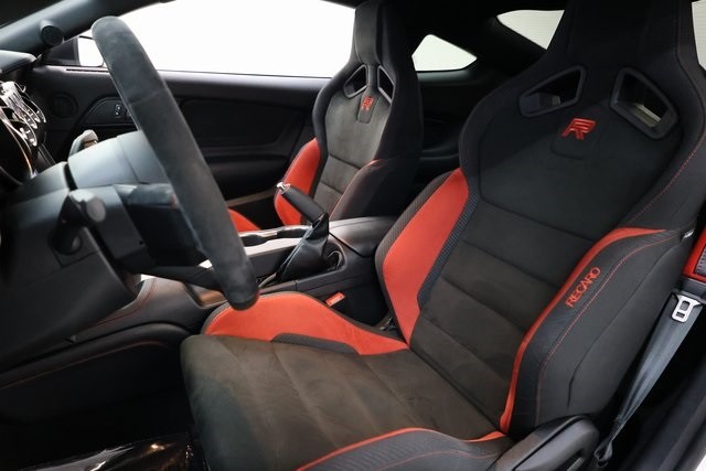 Ford Mustang Thumbnail Image 200