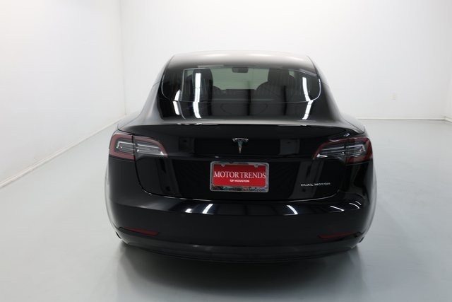 Tesla Model 3 Thumbnail Image 143