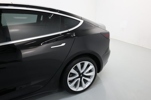 Tesla Model 3 Thumbnail Image 144