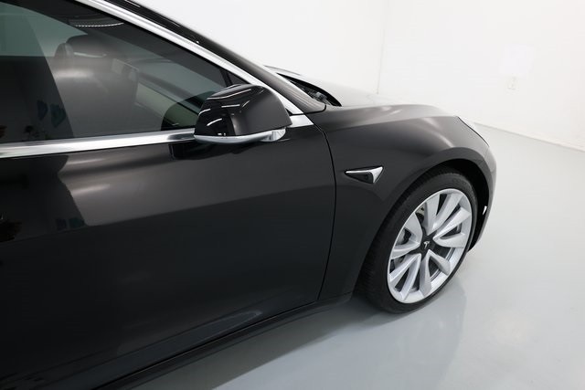 Tesla Model 3 Thumbnail Image 145