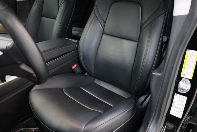 Tesla Model 3 Thumbnail Image 152