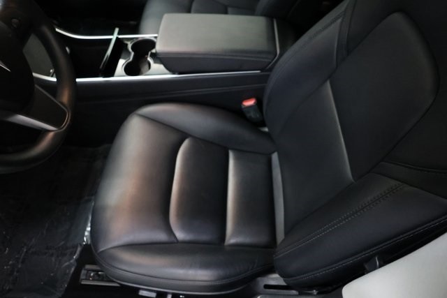 Tesla Model 3 Thumbnail Image 153