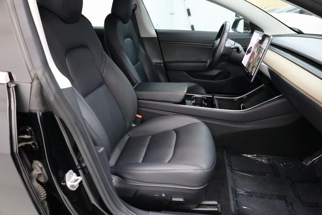 Tesla Model 3 Thumbnail Image 158
