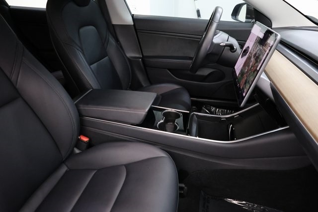 Tesla Model 3 Thumbnail Image 159