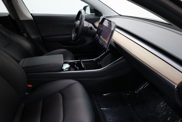 Tesla Model 3 Thumbnail Image 164