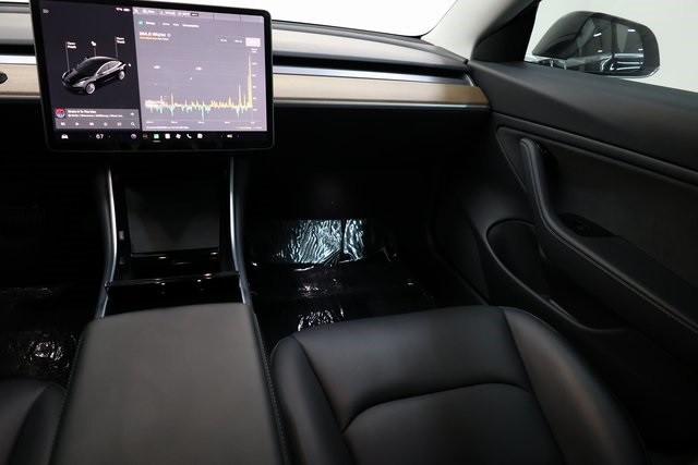 Tesla Model 3 Thumbnail Image 165