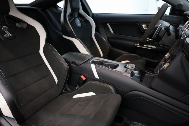Ford Mustang Thumbnail Image 200