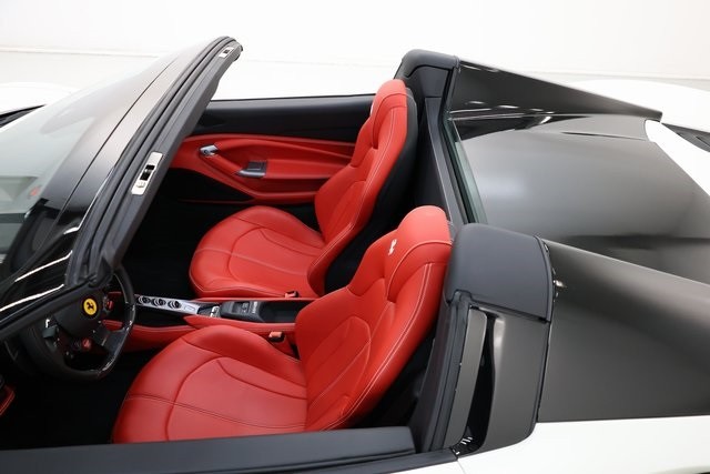 Ferrari F8 Spider Thumbnail Image 232