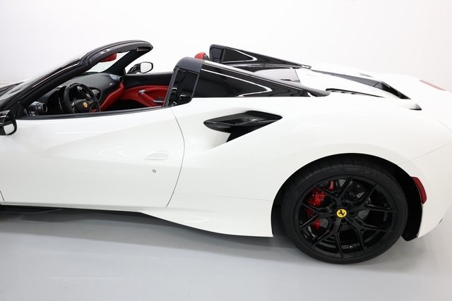 Ferrari F8 Spider Thumbnail Image 176