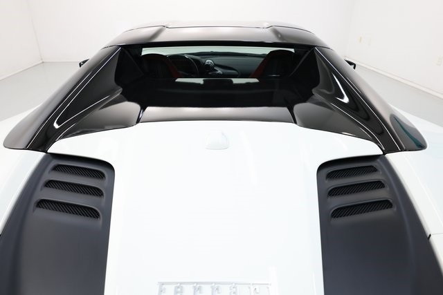 Ferrari F8 Spider Thumbnail Image 190