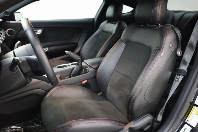 Ford Mustang Thumbnail Image 171