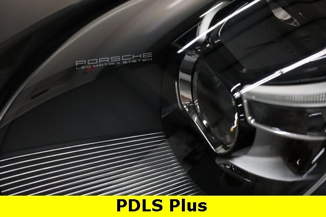 Porsche 911 Thumbnail Image 137