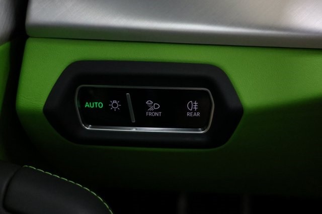 Lamborghini Urus Thumbnail Image 221
