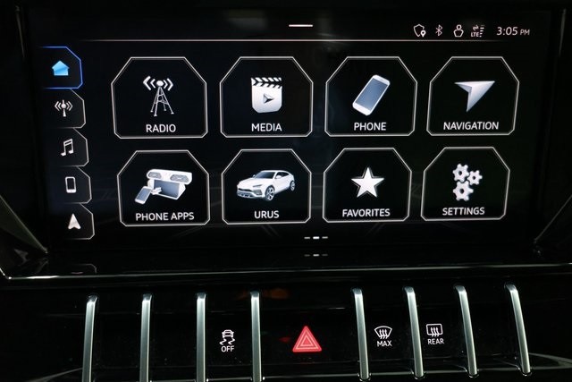 Lamborghini Urus Thumbnail Image 228