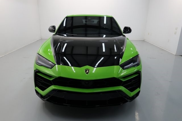 Lamborghini Urus Thumbnail Image 180