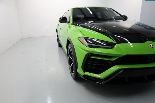 Lamborghini Urus Thumbnail Image 182